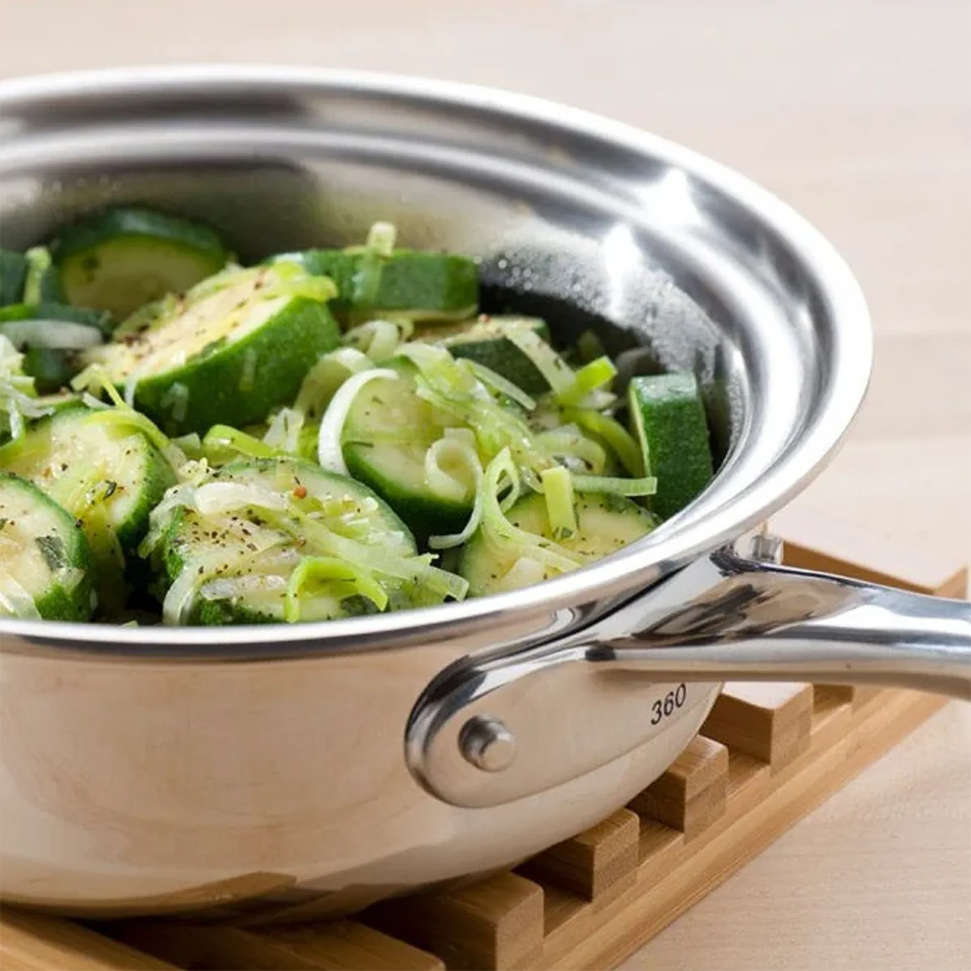 360 Cookware 1 Quart Saucepan with Cover - Image 4