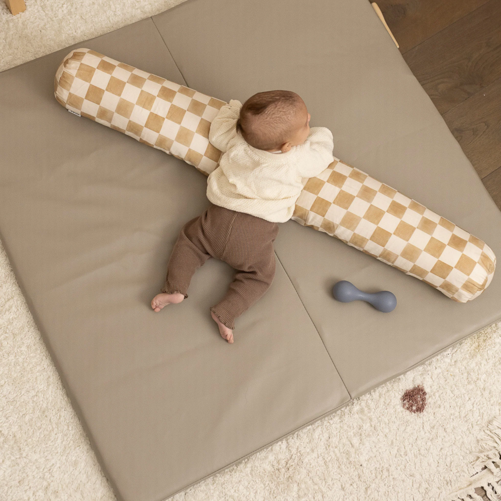 Toki Mats Checker Toffee Support Pillow - Image 5